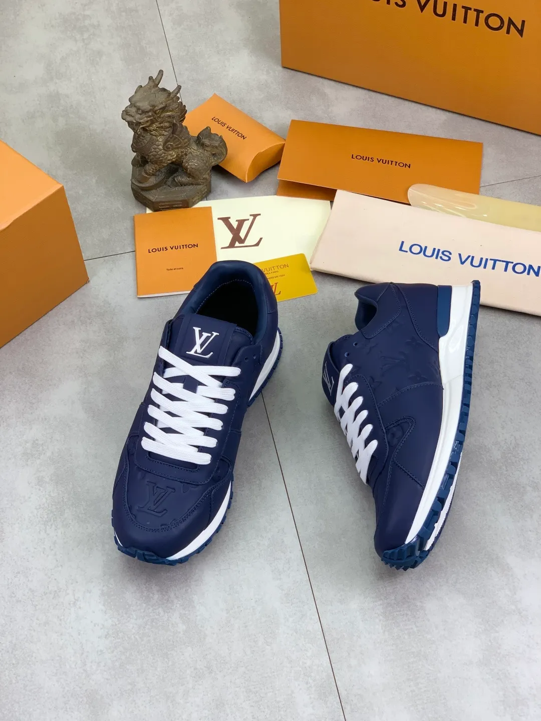 Men's men's shoes 💰P680 new style 💶[LOUIS VUITTON] (original order) new style 🍀LV Louis Vuitton * - top version of LV classic trendy shoes! Made of imported original cowhide and water-dyed cowhide lining. The latest original wear-resistant rubber combination outsole! High quality products! Multiple colors available, code number: 38-44 (45 46 customized)